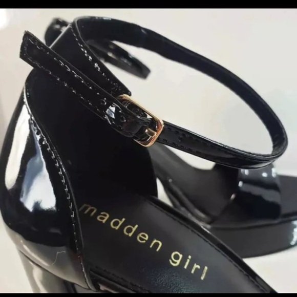 Madden Girl Omega Platform Heels Womens Size 7.5 Black Buckle Closure Party Pump - Picture 9 of 10
